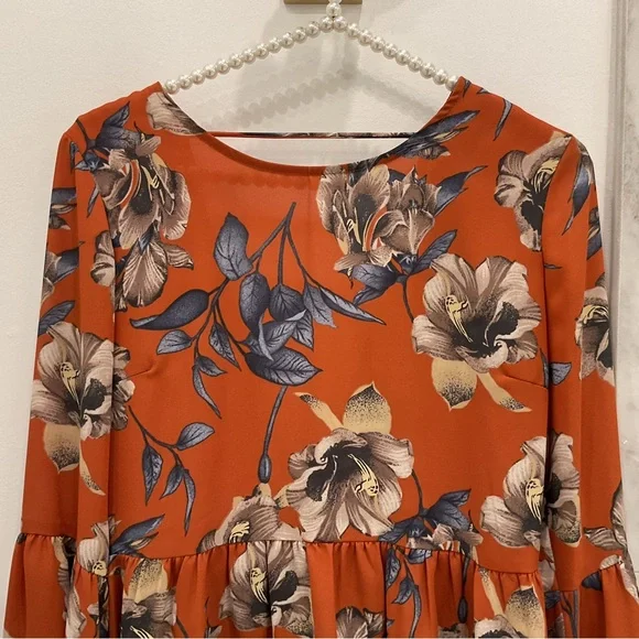 🔴M GIRLS V BACK FLORAL TOP🔴 - Picture 2 of 9